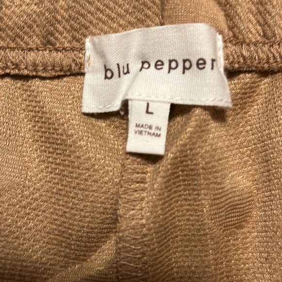 Blu Pepper ladies size Large 2 piece top and shorts Swiss dot pattern - Picture 4 of 9